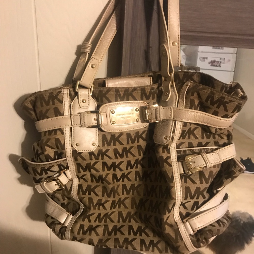 Michael kors shoulder bag authentic